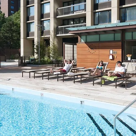 Global Luxury Suites At The Theater District